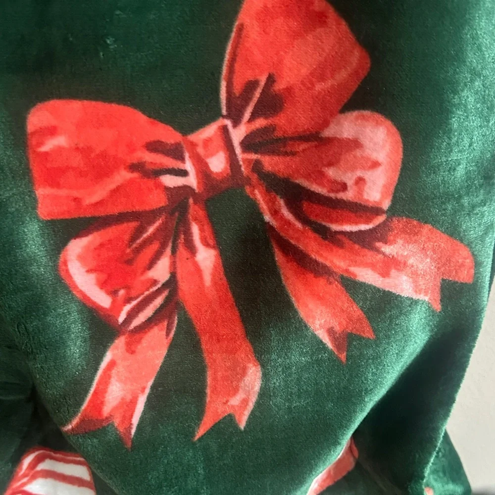 Enchante Hokiday Christmas Throw Green Red Bows Soft Plush NEW!